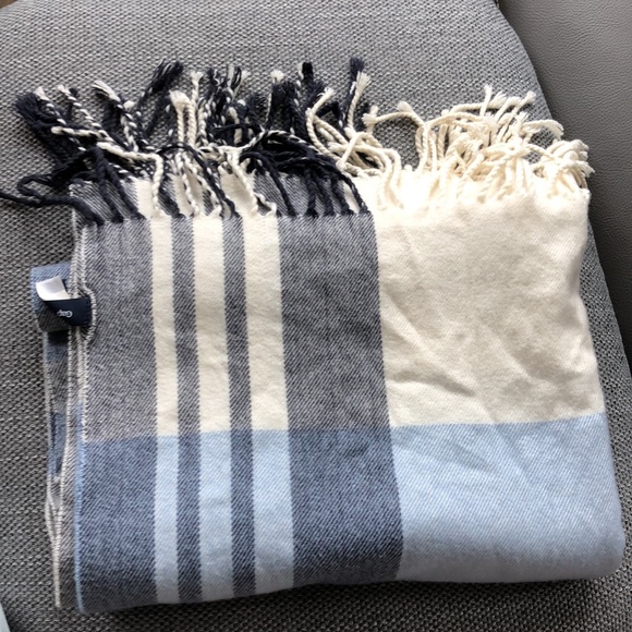 Gap super soft plaid scarf - Picture 2 of 2